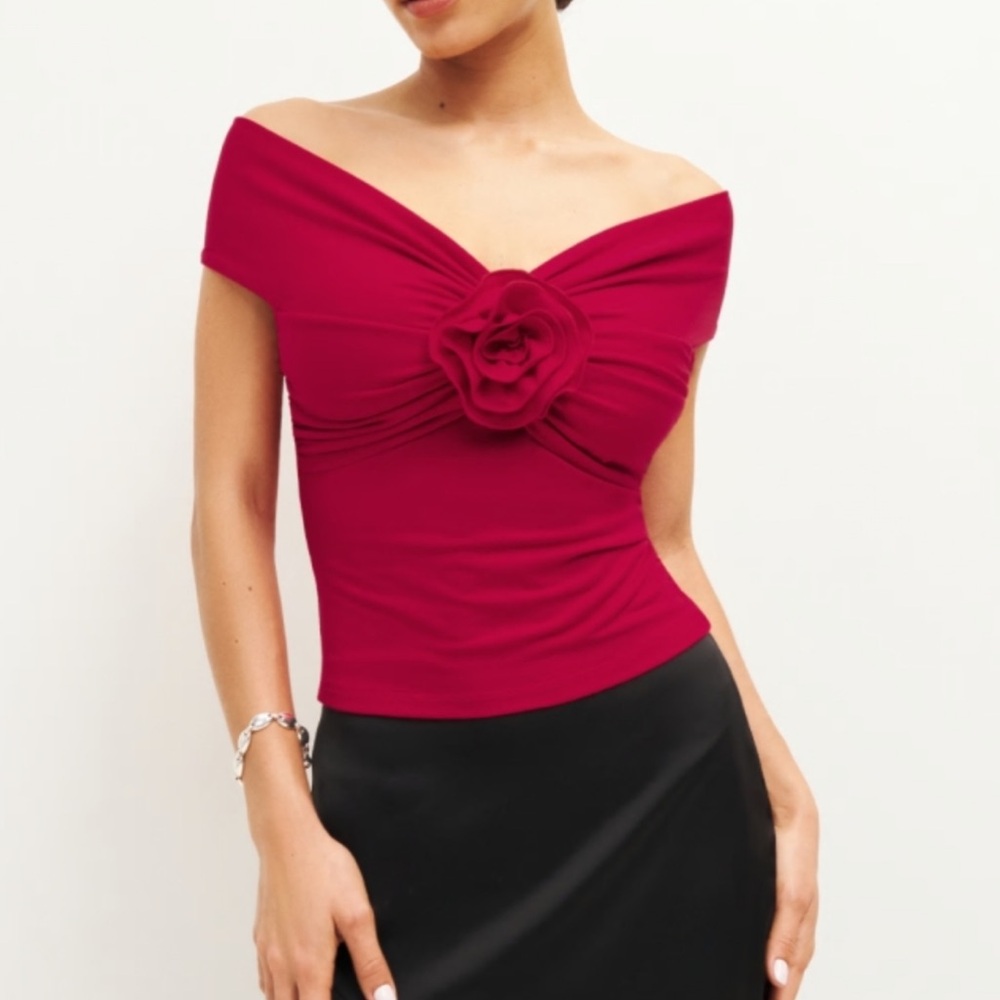 REFORMATION EMERALD KNIT FLOWER TOP - ROSETTE - SIZE XS -RED
